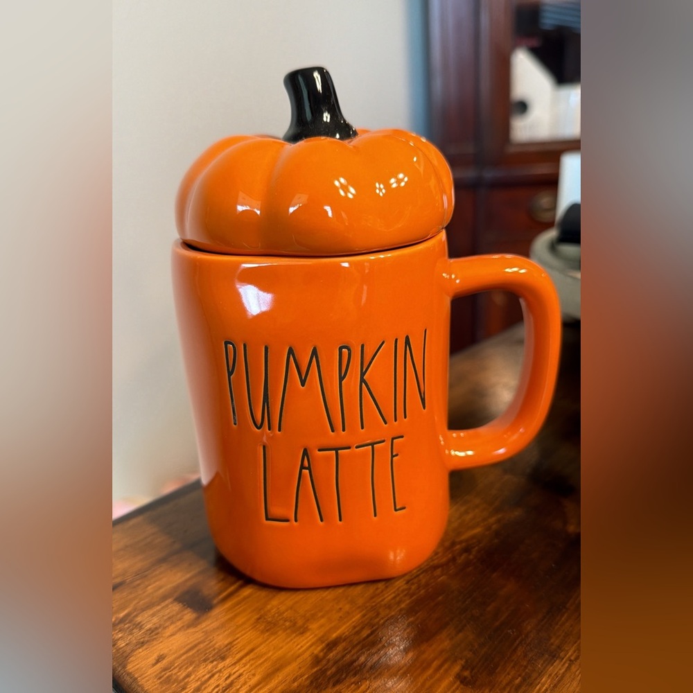 Rae Dunn pumpkin latte mug with topper